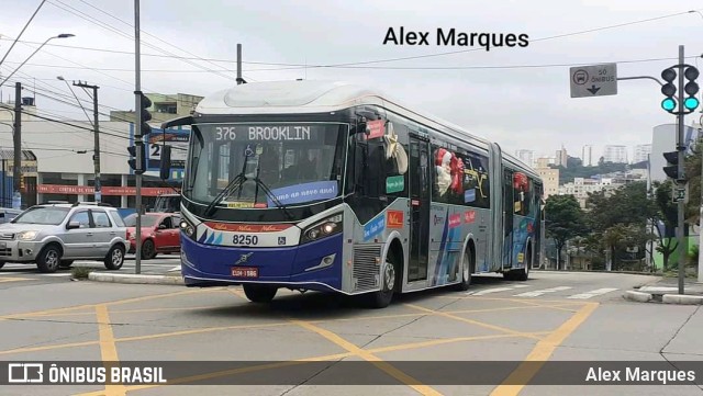 Metra - Sistema Metropolitano de Transporte 8250 na cidade de São Paulo, São Paulo, Brasil, por Alex Marques. ID da foto: 10602642.