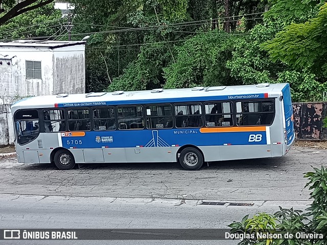 BB Transportes e Turismo 5705 na cidade de Barueri, São Paulo, Brasil, por Douglas Nelson de Oliveira. Número da foto: #10606720.