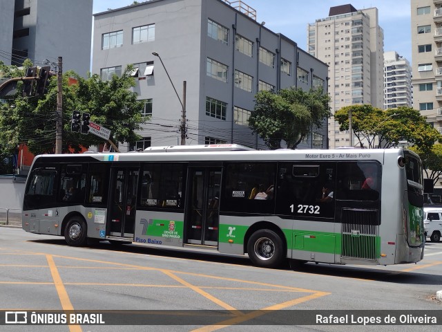 Viação Gato Preto 1 2732 na cidade de São Paulo, São Paulo, Brasil, por Rafael Lopes de Oliveira. ID da foto: 10607414.