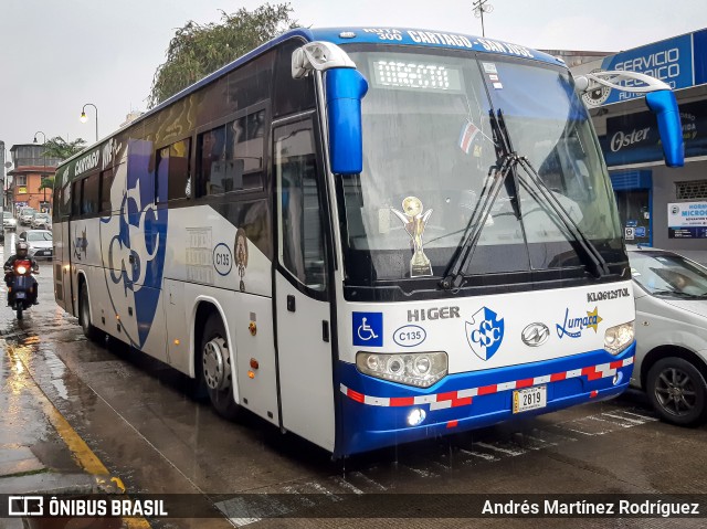 Lumaca C-135 na cidade de Catedral, San José, San José, Costa Rica, por Andrés Martínez Rodríguez. Número da foto: #10610367.