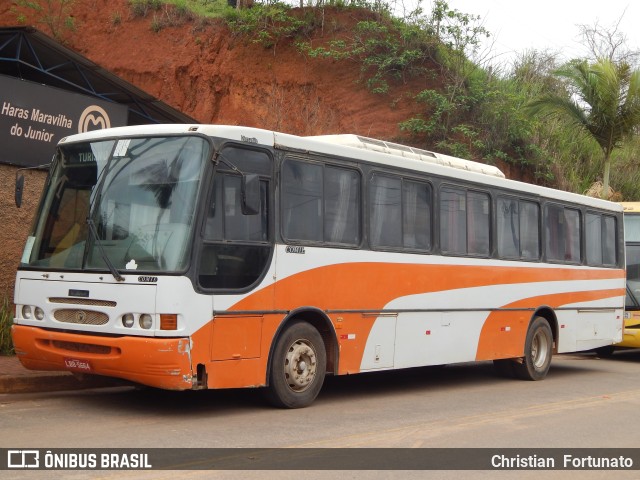 Ônibus Particulares LBB5664 na cidade de Urucânia, Minas Gerais, Brasil, por Christian  Fortunato. Número da foto: #10609736.