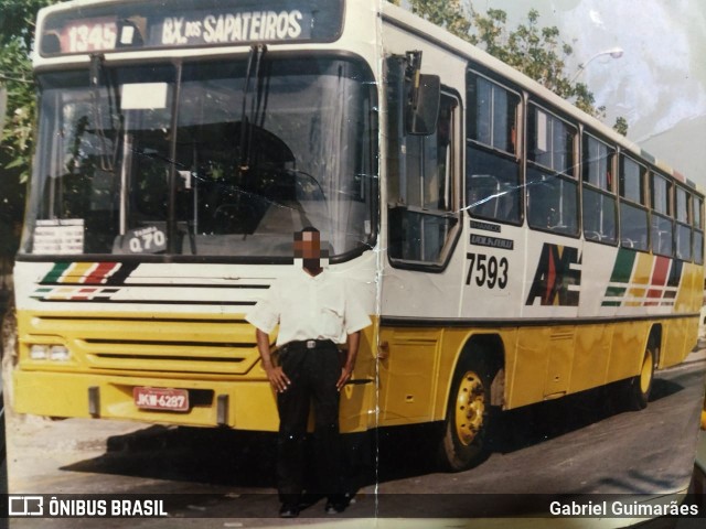 Axé Transportes Urbanos 7593 na cidade de Salvador, Bahia, Brasil, por Gabriel Guimarães. ID da foto: 10609655.