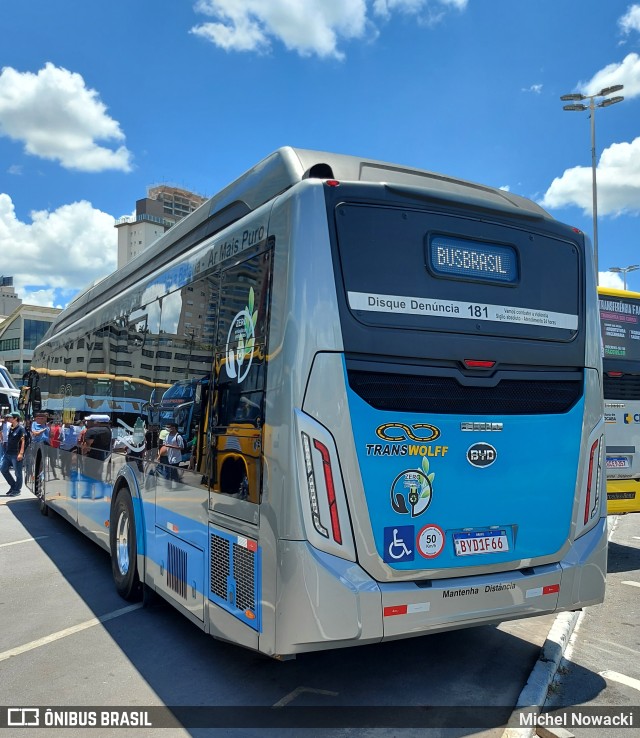 Transwolff Transportes e Turismo BYD-1F66 na cidade de Barueri, São Paulo, Brasil, por Michel Nowacki. ID da foto: 10615740.