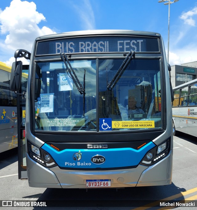 Transwolff Transportes e Turismo BYD-1F66 na cidade de Barueri, São Paulo, Brasil, por Michel Nowacki. Número da foto: #10615768.