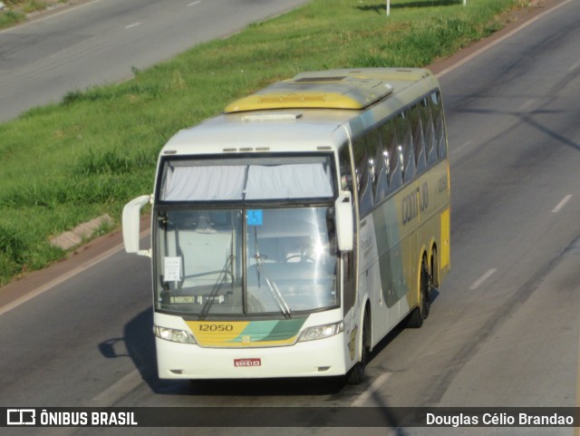 Empresa Gontijo de Transportes 12050 na cidade de Belo Horizonte, Minas Gerais, Brasil, por Douglas Célio Brandao. ID da foto: 10539883.