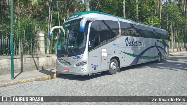 Valetur Transportes Locação e Turismo 4090 na cidade de Petrópolis, Rio de Janeiro, Brasil, por Zé Ricardo Reis. ID da foto: 10616729.