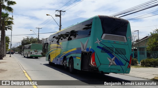 Autobuses sin identificación - Chile SERVITTOUR na cidade de Maipú, Santiago, Metropolitana de Santiago, Chile, por Benjamín Tomás Lazo Acuña. Número da foto: #10543217.