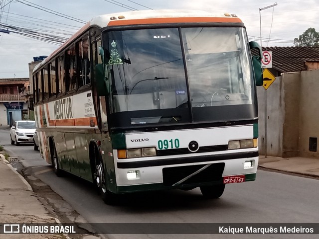 Neuo Tur 0910 na cidade de Ribeirão das Neves, Minas Gerais, Brasil, por Kaique Marquês Medeiros . Número da foto: #10545578.
