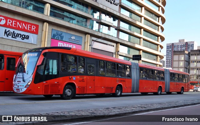 Auto Viação Redentor HE716 na cidade de Curitiba, Paraná, Brasil, por Francisco Ivano. ID da foto: 10545374.