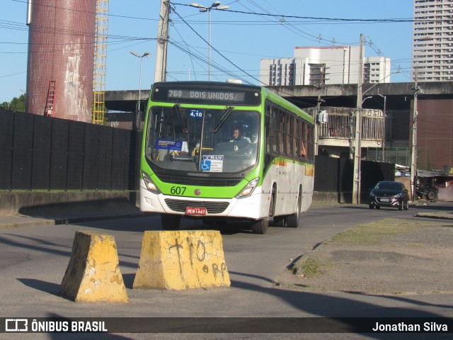 Rodoviária Caxangá 607 na cidade de Recife, Pernambuco, Brasil, por Jonathan Silva. ID da foto: 10543482.