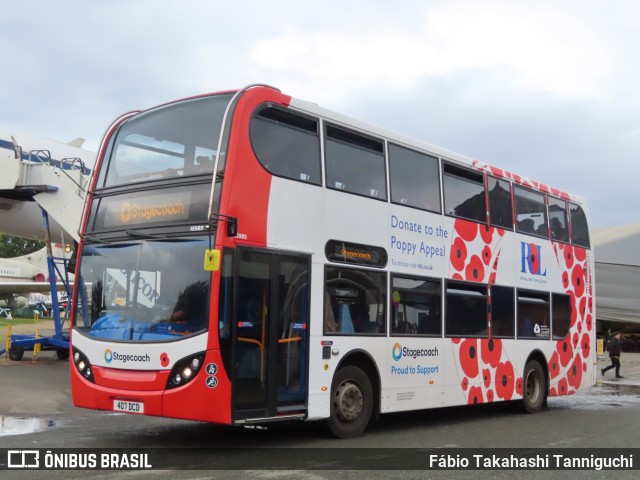 Stagecoach 15989 na cidade de Weybridge, Surrey, Inglaterra, por Fábio Takahashi Tanniguchi. ID da foto: 10546571.