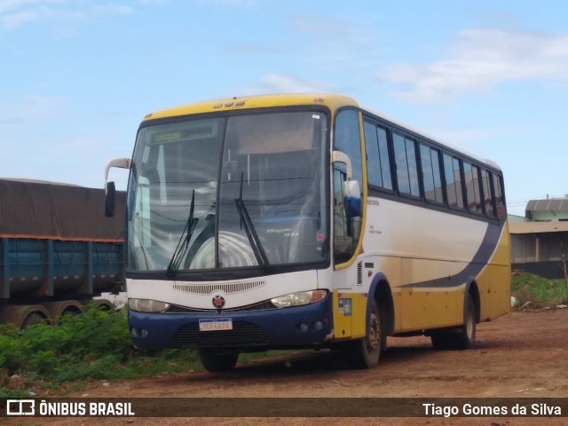 Ônibus Particulares 4098 na cidade de Catalão, Goiás, Brasil, por Tiago Gomes da Silva. Número da foto: #10549657.