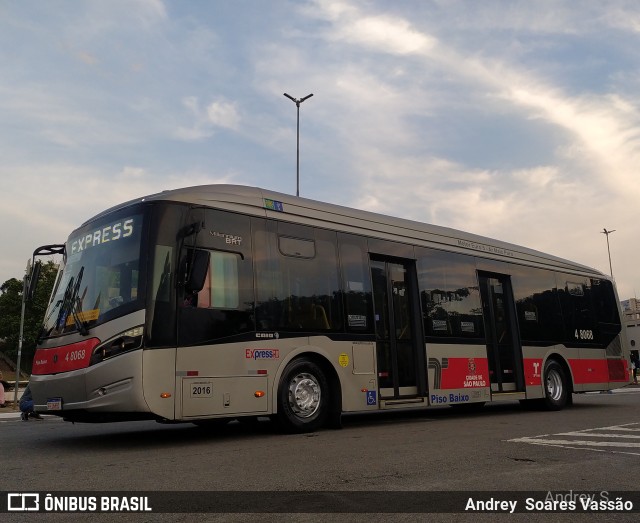 Express Transportes Urbanos Ltda 4 8068 na cidade de São Paulo, São Paulo, Brasil, por Andrey  Soares Vassão. ID da foto: 10549706.