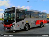 Pêssego Transportes 4 7054 na cidade de São Paulo, São Paulo, Brasil, por Ryan Santos. Número da foto: #:id.