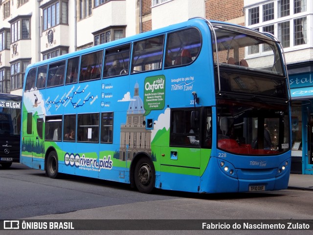 Oxford Bus Company 228 na cidade de Oxford, Oxfordshire, Inglaterra, por Fabricio do Nascimento Zulato. ID da foto: 10553447.