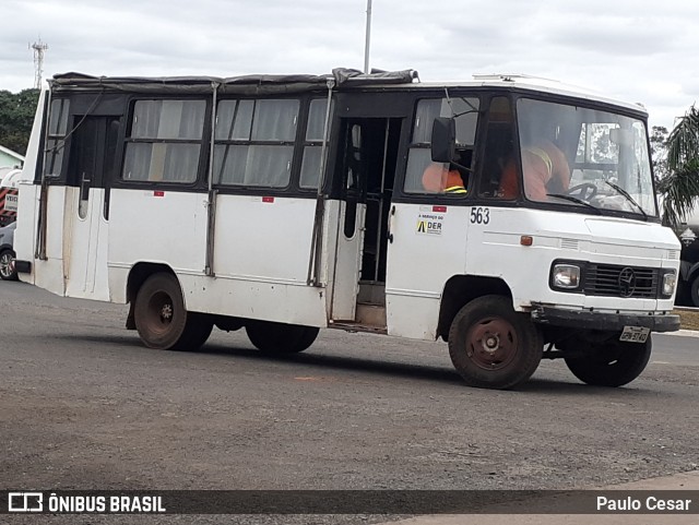 Ônibus Particulares 563 na cidade de Coroados, São Paulo, Brasil, por Paulo Cesar. ID da foto: 10553347.