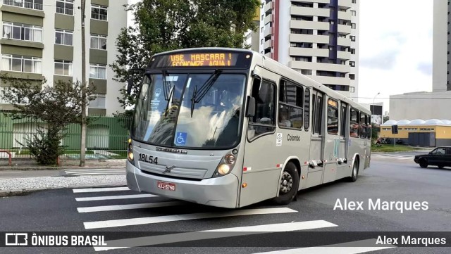 Viação Santo Ângelo 18L54 na cidade de Curitiba, Paraná, Brasil, por Alex Marques. ID da foto: 10555548.