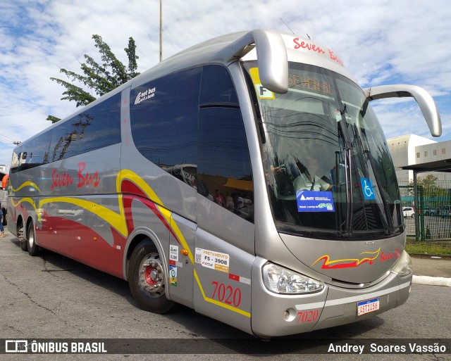Seven Bus 7020 na cidade de São Paulo, São Paulo, Brasil, por Andrey  Soares Vassão. Número da foto: #10555796.