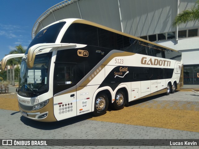 Auto Viação Gadotti 5123 na cidade de Barueri, São Paulo, Brasil, por Lucas Kevin. Número da foto: #10650234.