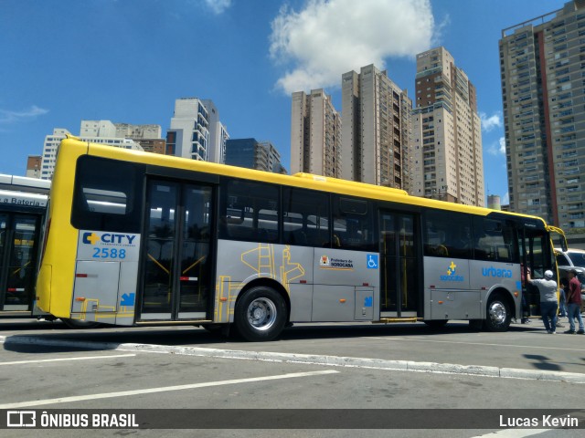 City Transporte Urbano Intermodal Sorocaba 2588 na cidade de Barueri, São Paulo, Brasil, por Lucas Kevin. Número da foto: #10650269.