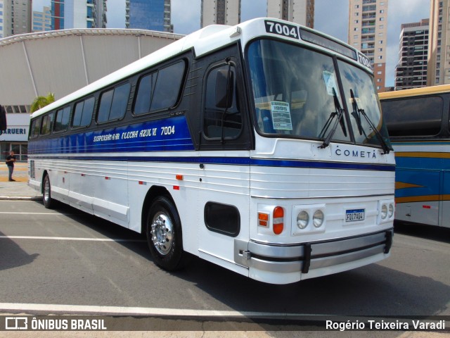 Ônibus Particulares 7004 na cidade de Barueri, São Paulo, Brasil, por Rogério Teixeira Varadi. Número da foto: #10654046.