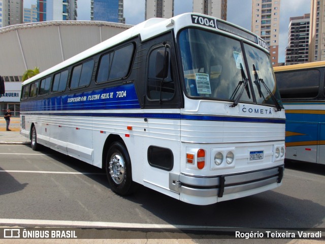 Ônibus Particulares 7004 na cidade de Barueri, São Paulo, Brasil, por Rogério Teixeira Varadi. ID da foto: 10654046.