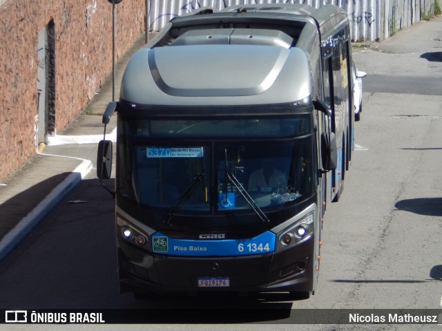 Viação Grajaú S.A. 6 1344 na cidade de São Paulo, São Paulo, Brasil, por Nicolas Matheusz. Número da foto: #10653227.