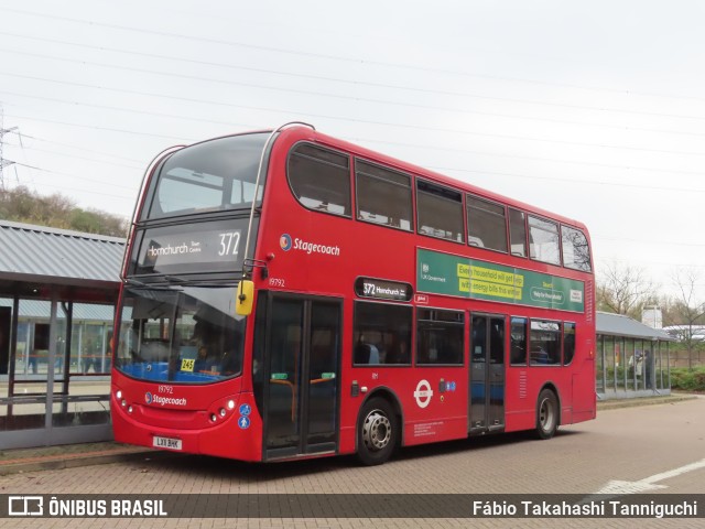 Stagecoach 19792 na cidade de West Thurrock, Essex, Inglaterra, por Fábio Takahashi Tanniguchi. Número da foto: #10661649.