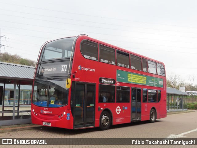 Stagecoach 19792 na cidade de West Thurrock, Essex, Inglaterra, por Fábio Takahashi Tanniguchi. ID da foto: 10661649.