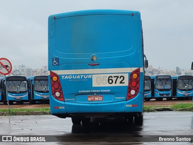 Taguatur - Taguatinga Transporte e Turismo 05672 na cidade de Taguatinga, Distrito Federal, Brasil, por Brenno Santos. Número da foto: #10664660.