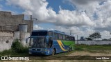 Ônibus Particulares 5689 na cidade de Santa Maria do Cambucá, Pernambuco, Brasil, por Leon Oliver. Número da foto: #:id.