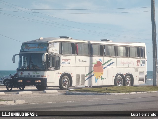 Ônibus Particulares 100 na cidade de Maceió, Alagoas, Brasil, por Luiz Fernando. Número da foto: #10667867.