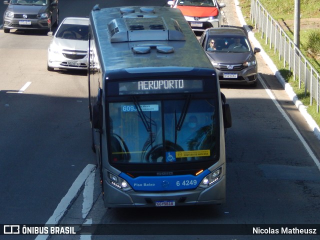 Viação Paratodos > São Jorge > Metropolitana São Paulo > Mobibrasil 6 4249 na cidade de São Paulo, São Paulo, Brasil, por Nicolas Matheusz. ID da foto: 10668167.