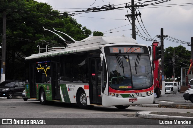 Metra - Sistema Metropolitano de Transporte 7218 na cidade de São Paulo, São Paulo, Brasil, por Lucas Mendes. ID da foto: 10668178.