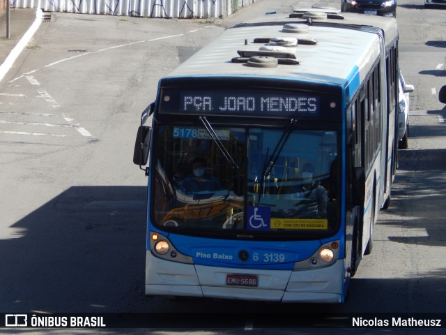 Viação Paratodos > São Jorge > Metropolitana São Paulo > Mobibrasil 6 3139 na cidade de São Paulo, São Paulo, Brasil, por Nicolas Matheusz. ID da foto: 10667380.