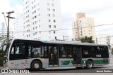 Via Sudeste Transportes S.A. 5 1025 na cidade de São Paulo, São Paulo, Brasil, por Jessé Santos. Número da foto: #:id.