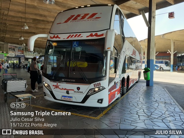 JBL Turismo 8500 na cidade de Porto Alegre, Rio Grande do Sul, Brasil, por JULIO SILVA. ID da foto: 10672004.