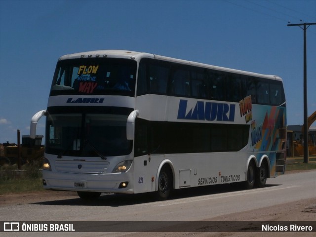 Lauri Transporte Turístico 821 na cidade de Villa María, General San Martín, Córdoba, Argentina, por Nicolas Rivero. Número da foto: #10678568.