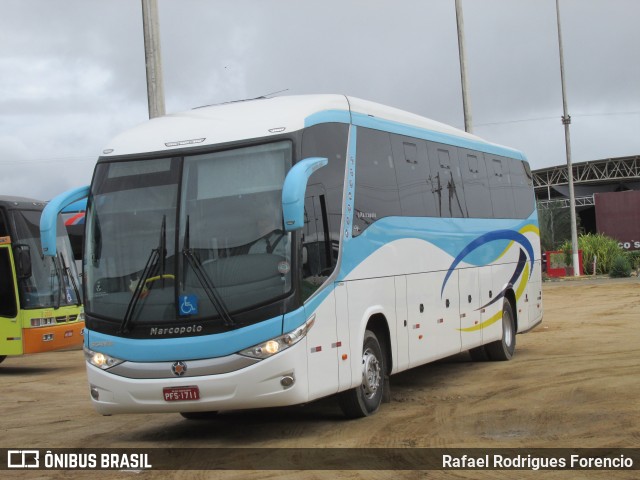 Ônibus Particulares PFS1711 na cidade de Caruaru, Pernambuco, Brasil, por Rafael Rodrigues Forencio. ID da foto: 10675463.