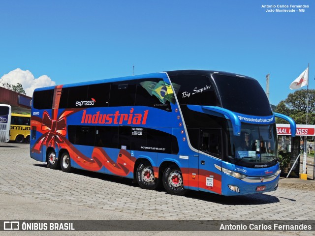 Expresso Industrial Turismo 25000 na cidade de João Monlevade, Minas Gerais, Brasil, por Antonio Carlos Fernandes. Número da foto: #10622376.
