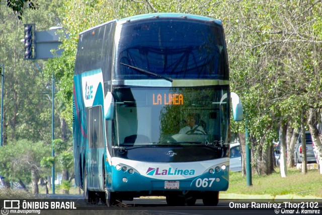 La Línea 067 na cidade de Morelia, Michoacán, México, por Omar Ramírez Thor2102. Número da foto: #10622927.