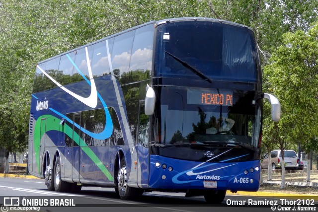 Autovías A-065 na cidade de Morelia, Michoacán, México, por Omar Ramírez Thor2102. Número da foto: #10624571.