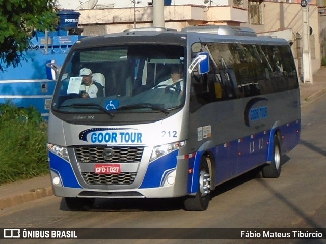 Goor Tour Viagens e Turismo 212 na cidade de Três Corações, Minas Gerais, Brasil, por Fábio Mateus Tibúrcio. ID da foto: 10683691.