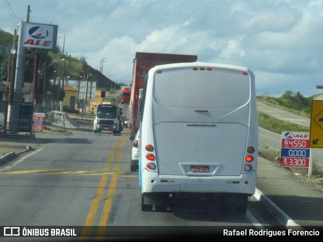 Ônibus Particulares 5775 na cidade de Junqueiro, Alagoas, Brasil, por Rafael Rodrigues Forencio. Número da foto: #10685198.