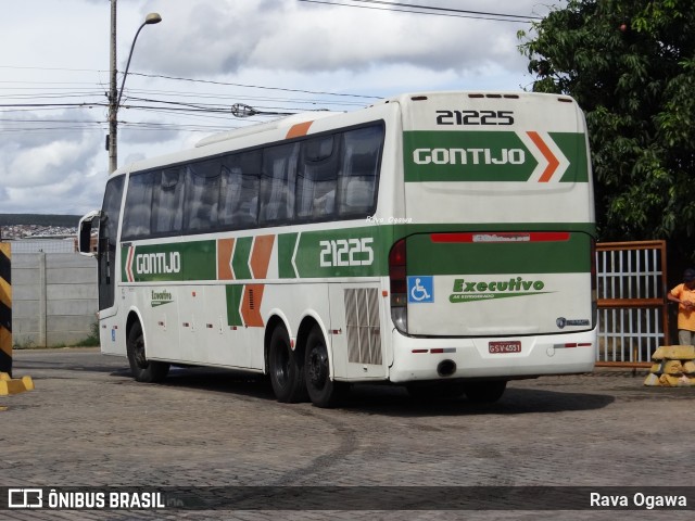 Empresa Gontijo de Transportes 21225 na cidade de Vitória da Conquista, Bahia, Brasil, por Rava Ogawa. ID da foto: 10686014.