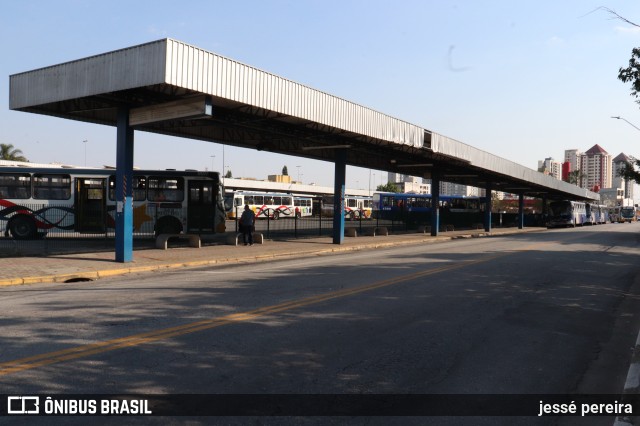 Terminais Rodoviários e Urbanos Terminal Estudantes na cidade de Mogi das Cruzes, São Paulo, Brasil, por jessé pereira. ID da foto: 10687657.