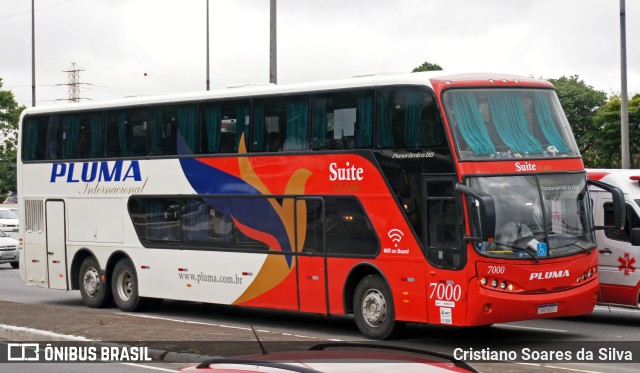 Pluma Conforto e Turismo 7000 na cidade de São Paulo, São Paulo, Brasil, por Cristiano Soares da Silva. Número da foto: #10686675.