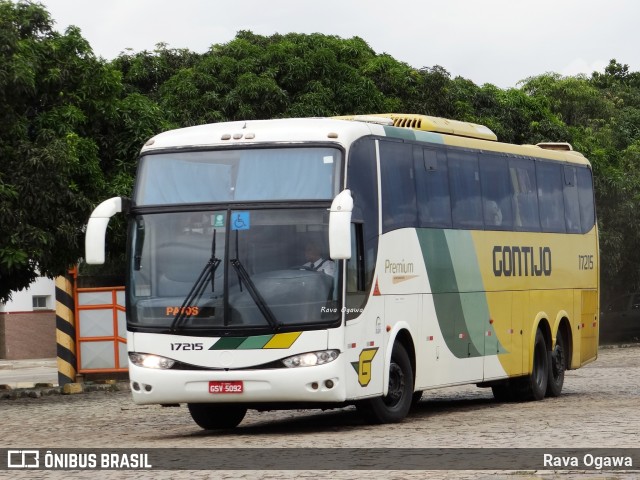 Empresa Gontijo de Transportes 17215 na cidade de Vitória da Conquista, Bahia, Brasil, por Rava Ogawa. ID da foto: 10686070.