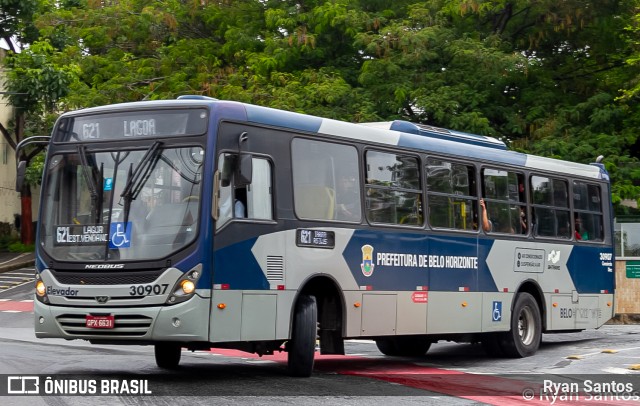 Milênio Transportes 30907 na cidade de Belo Horizonte, Minas Gerais, Brasil, por Ryan Santos. Número da foto: #10688294.