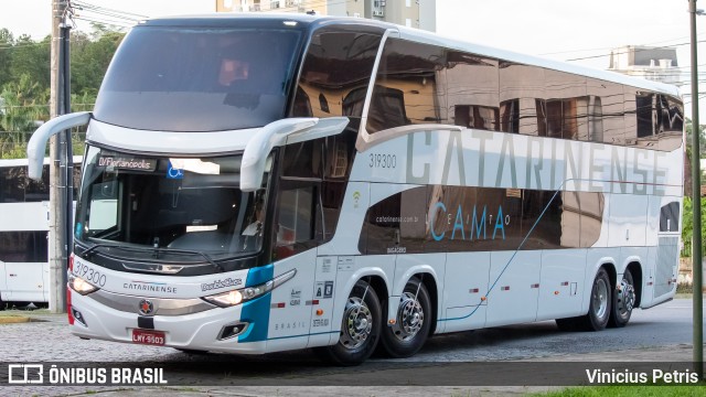 Auto Viação Catarinense 319300 na cidade de Joinville, Santa Catarina, Brasil, por Vinicius Petris. Número da foto: #10690972.